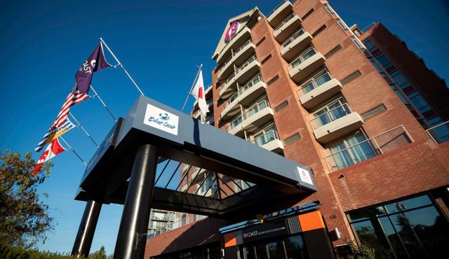 Coast Victoria Hotel & Marina by APA