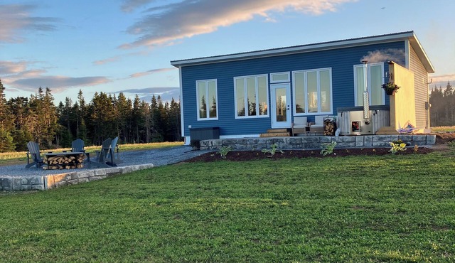 Coastal Cottage with panoramic coastal views of the awe inspiring Bay of Fundy
