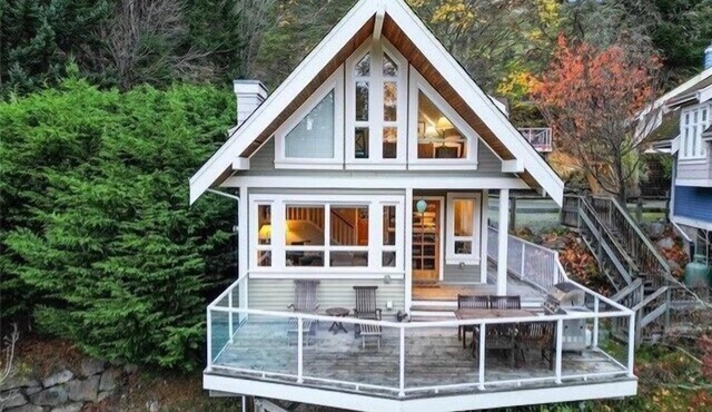 COB 31-Stunning Marina View Cottage on Pender Island