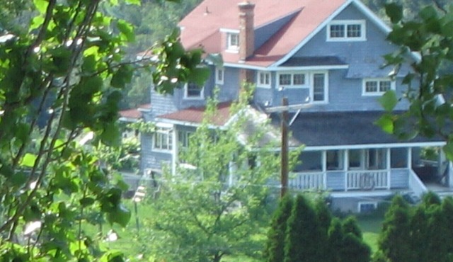 Come Stay On The Farm In Our Lovingly Restored 1909 Arts And Crafts Farmhouse