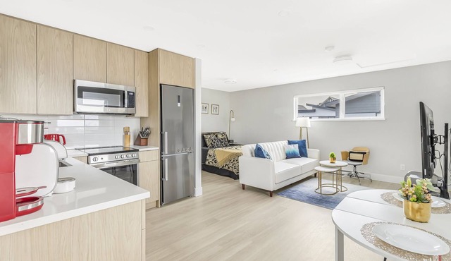 Comfortable Studio Laneway Home