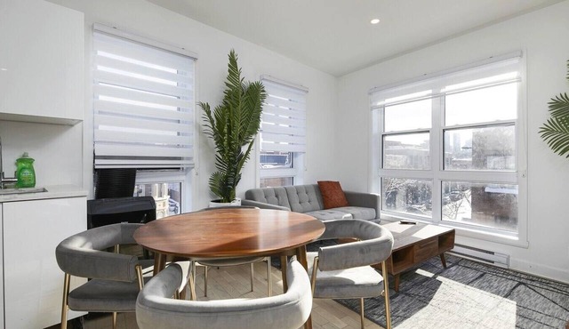 Contemporary 2BR Retreat in MTL`s Gay Village