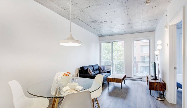 Corporate Stays | Livmore | Perfect Downtown Spot 1 BR