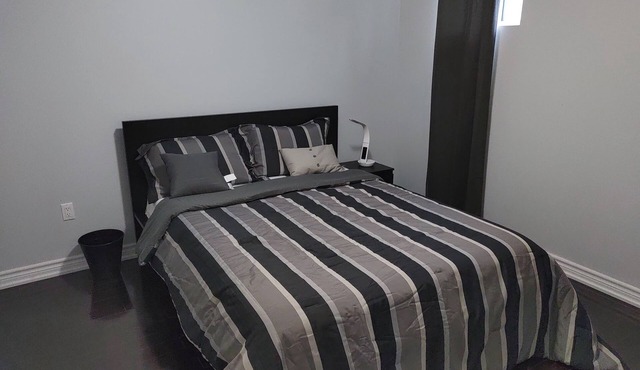 Cosy 1 bedroom basement apartment with separate entrance