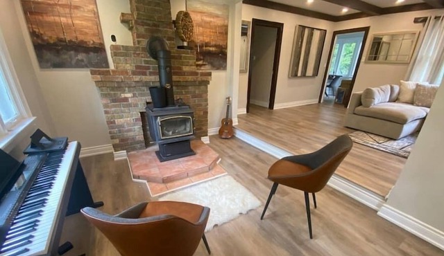 Cottage for Groups Hamilton - 4 Acres of heaven