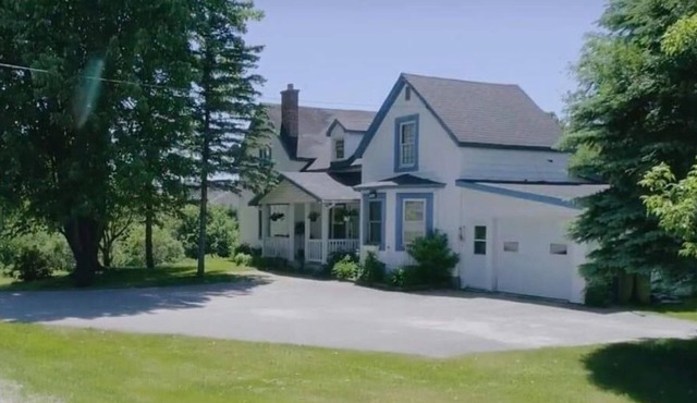 Cottage next to National Park, lakes, ski resort and so much more!