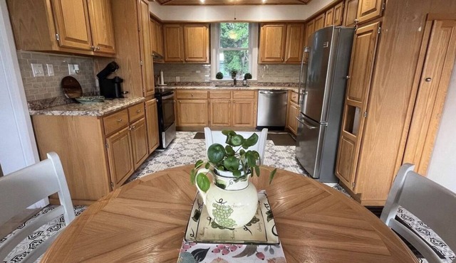 Country escape to a modern farmhouse on rolling acres - So much to discover!