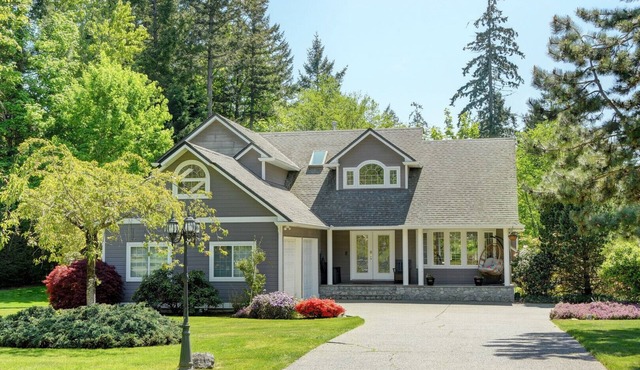 Country Home on Garden Gate Drive