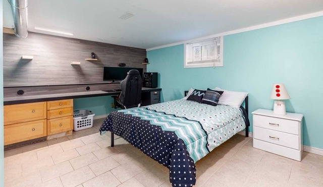 Cozy 1-Bedroom Basement With Separate Entrance