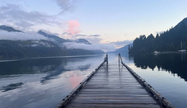 Cozy 1-Bedroom Suite in Tahsis, BC – Your West Coast Escape 🌲