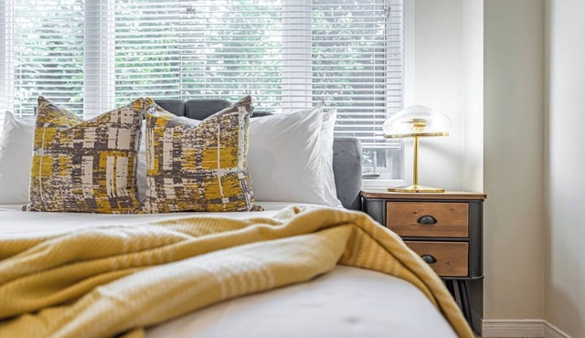 Cozy 1BR Townhome Apartment