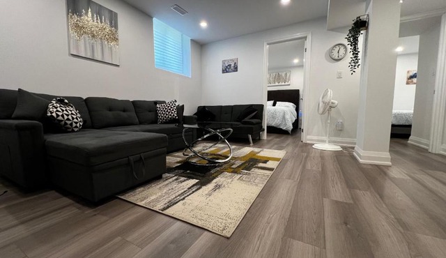 Cozy 2 Bedrooms Modern Basement Suite with Private entrance, Kitchen and parking