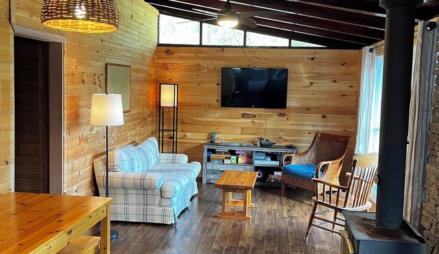Cozy 3 Bedroom Cottage on the Trent Severn Waterway