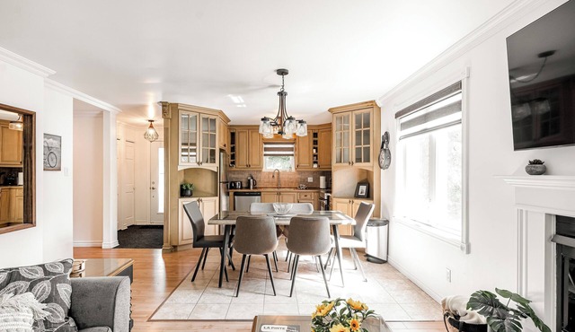 Cozy 3 bedroom condo in Magog with a semi private loft.Great location.