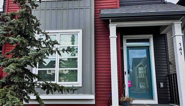 Cozy 3 Bedroom Home Retreat with a Private Office.
