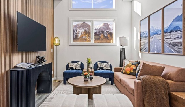 Cozy 3BR Mountainside Haven Near Banff