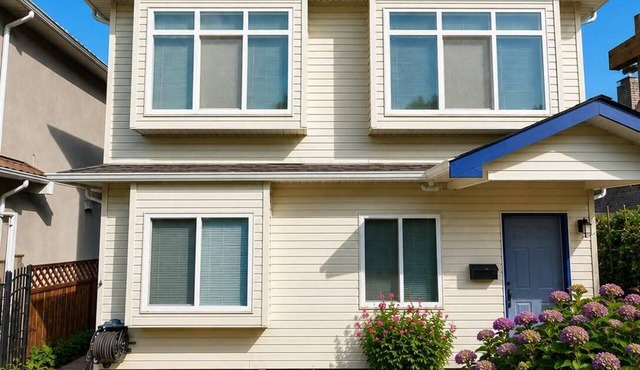 Cozy 3BR Suite | 1-Min Walk to SkyTrain | Ideal Location