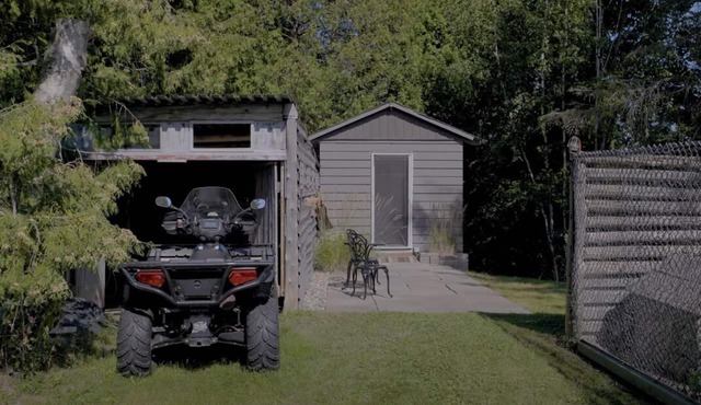 Cozy Bunkie by a Tranquil Freshwater Pond in Clarington, Ontario