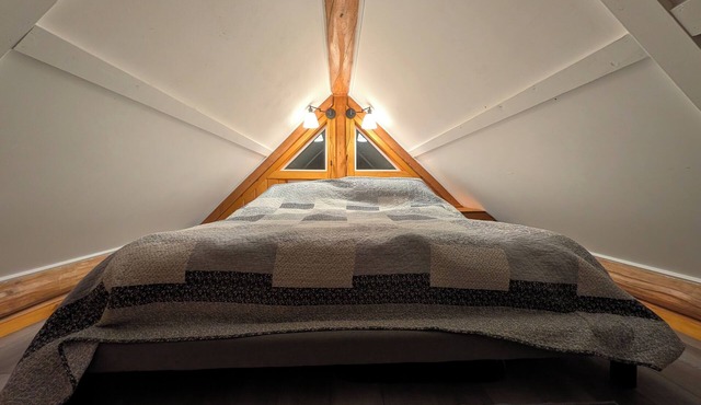 Cozy Cabin at Three Sisters Farm