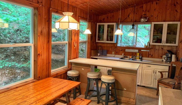 Cozy Cottage Nestled Along the Gull River