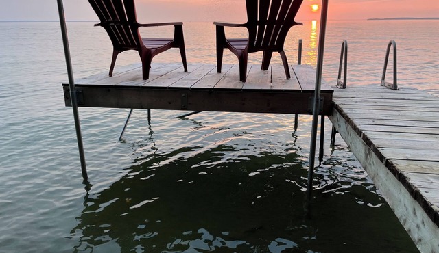 Cozy Cottage With Stunning Sunsets & Sandy Shallow Water to Swim and Play