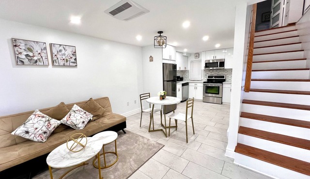Cozy duplex apartment in South Windsor