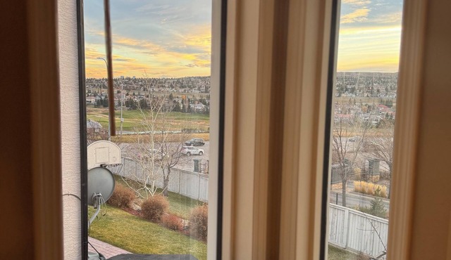 Cozy Entire Home on Golf Course w/Panoramic Views and 8 Ball Pool