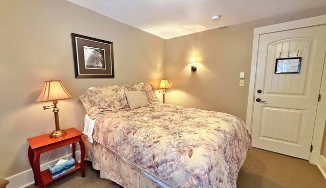 Cozy Forest View Room with Double Bed - Rm 9