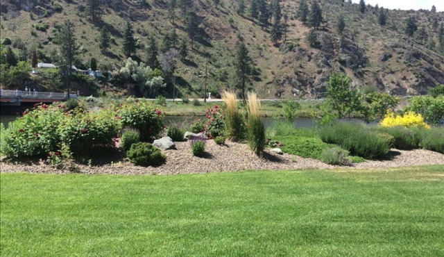 Cozy Ground Floor Okanagan Falls Condo - Vacation Rental