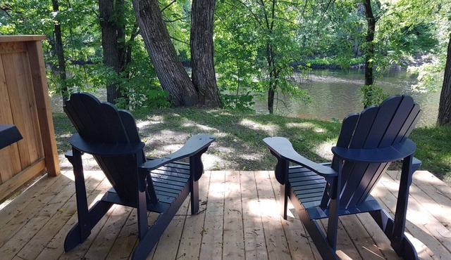 Cozy Riverfront Cottages