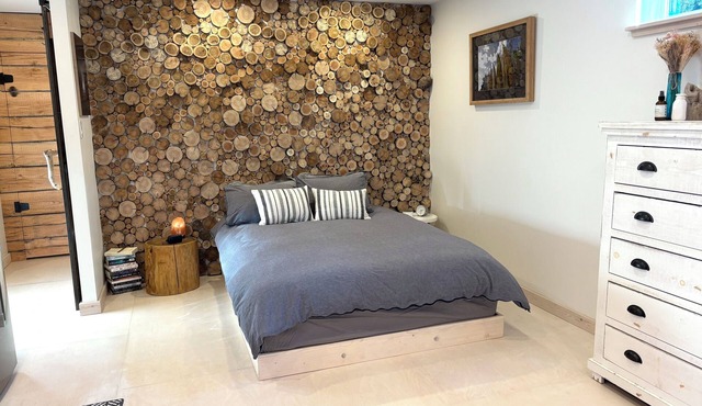Cozy Rustic Suite (pet-friendly)on a 5 acre farm in the beautiful Comox Valley.