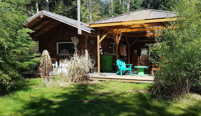 Cozy Savary Island Cabin (whole cabin)