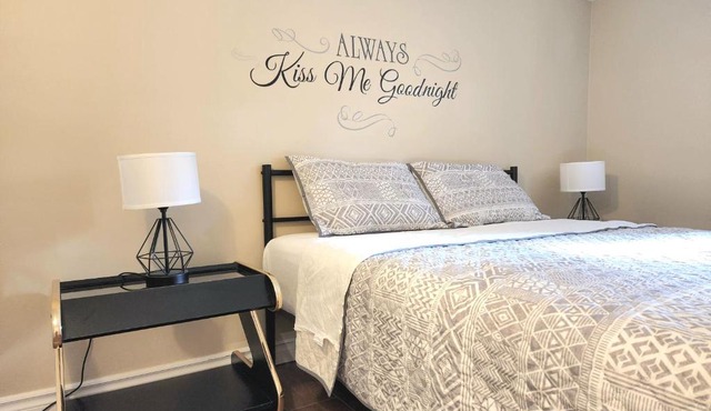 Cozy spacious Apt In Laval, Greater Montreal