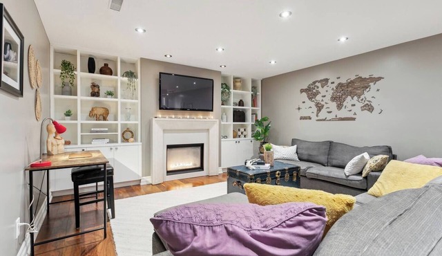Cozy & Stylish 2BR w/Hot Tub & Fireplaces
