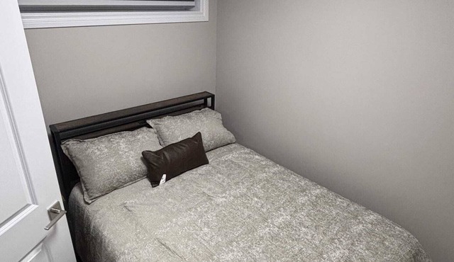 Cozy Suite in a Quiet Neighbourhood