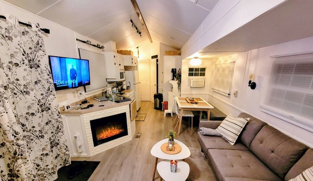Cozy Tiny Home at Cultus Lake