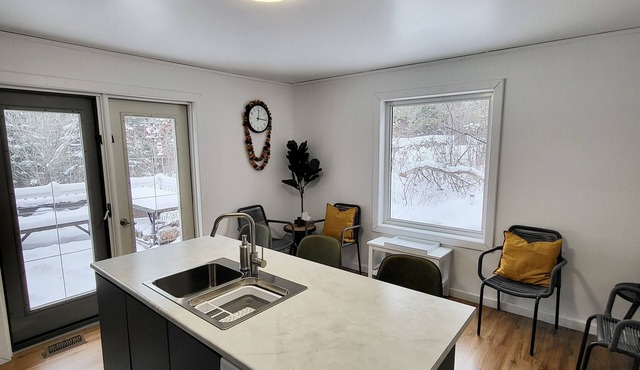 Cozy winter stay in Lake of the Woods