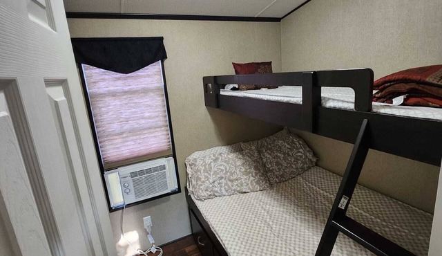 CozyCottage in Niagara On The Lake with Vinyard View 10 minutes from Downtown