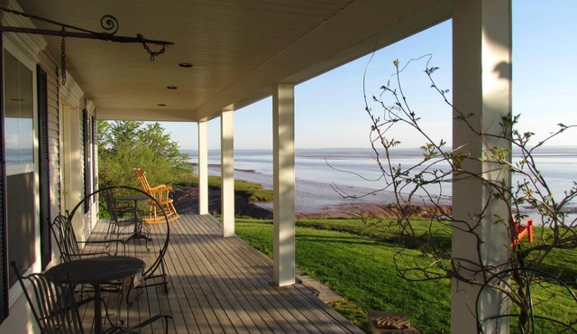 Cresthaven By the Sea