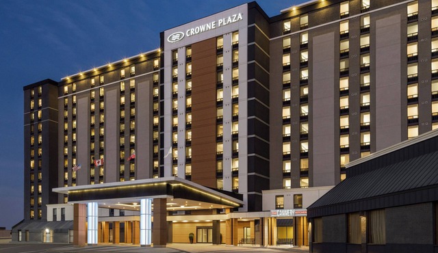 Crowne Plaza Toronto Airport by IHG