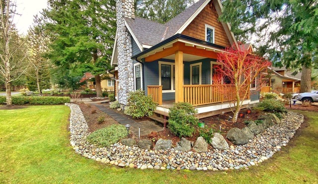 Cultus Lake Cabin - 2 Bdrm + Loft