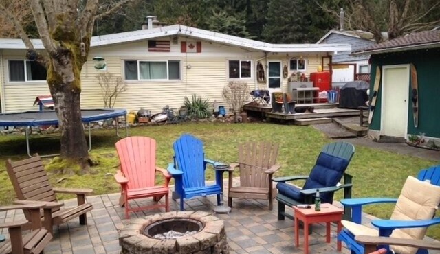 Cultus Lake Paradise In the Park, Large and big backyard with a large fire pit!