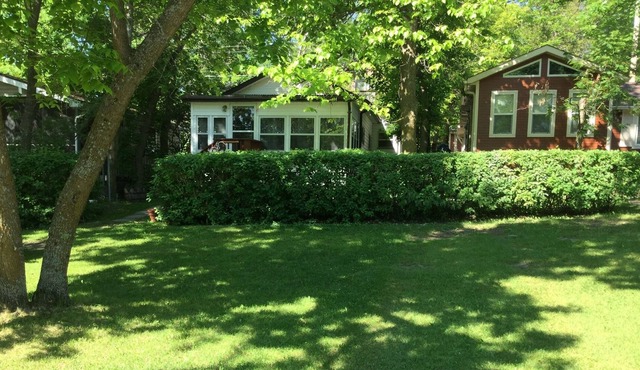 Cute and cozy family cottage steps from the beautiful white sands of West beach