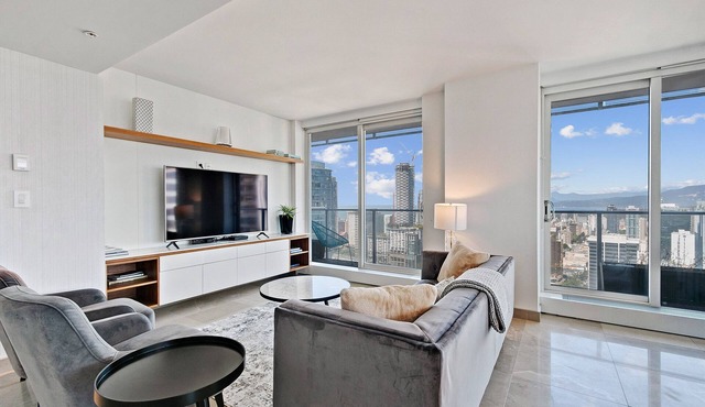 D9 - One of a kind rare apartment, amazing water & mountain views