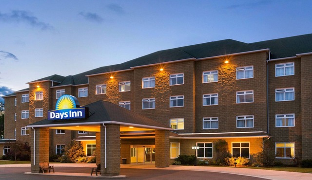 Days Inn & Conference Centre by Wyndham Oromocto
