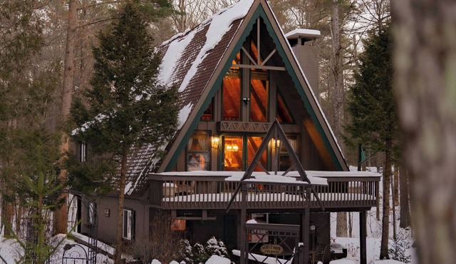 Dog-Friendly A-Frame Fireplace · Fenced Yard · 4BR · 7mi to Whiteface