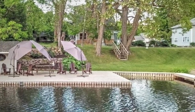 Dorothy's Lodge- Chaffey's Lock