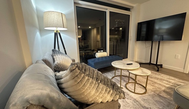 Downtown center (new) Waterfront Apartment (Long-term stay only)