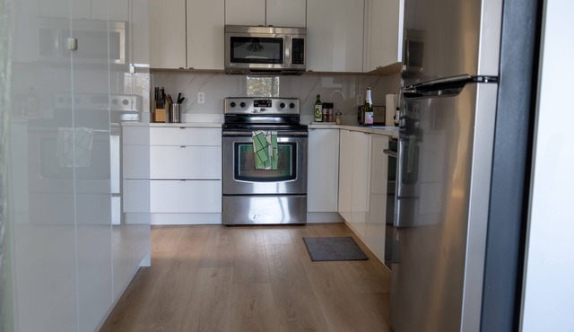 Downtown Family Getaway - 10 Min to Waterfront