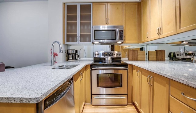 Downtown Toronto Chic 1 Bedroom